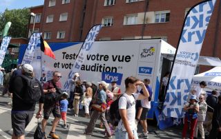Krys réalise plus de 6 000 tests optiques et auditifs sur les Tours de France Hommes et Femmes 2025