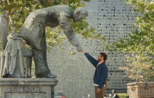 Zeiss axe sa nouvelle campagne grand public sur sa fondation et la recherche scientifique