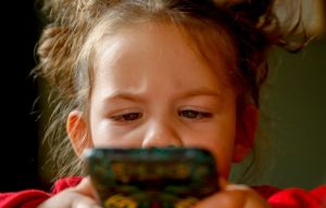 écrans et enfants - Observatoire de la vue des enfants